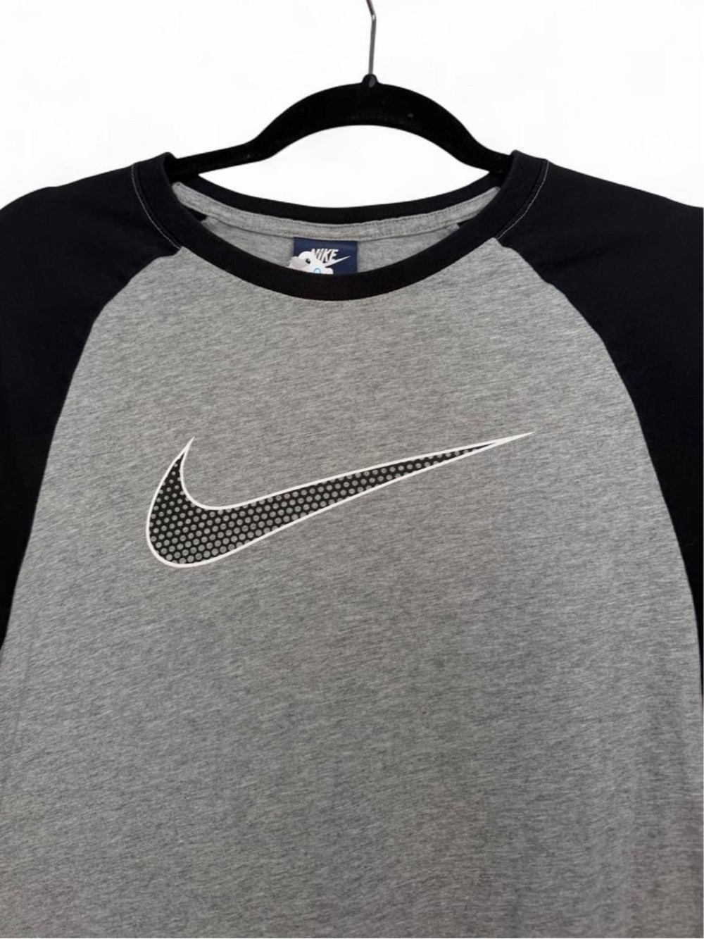 Vintage Y2K Nike center swoosh 3/4 sleeve raglan shirt size small